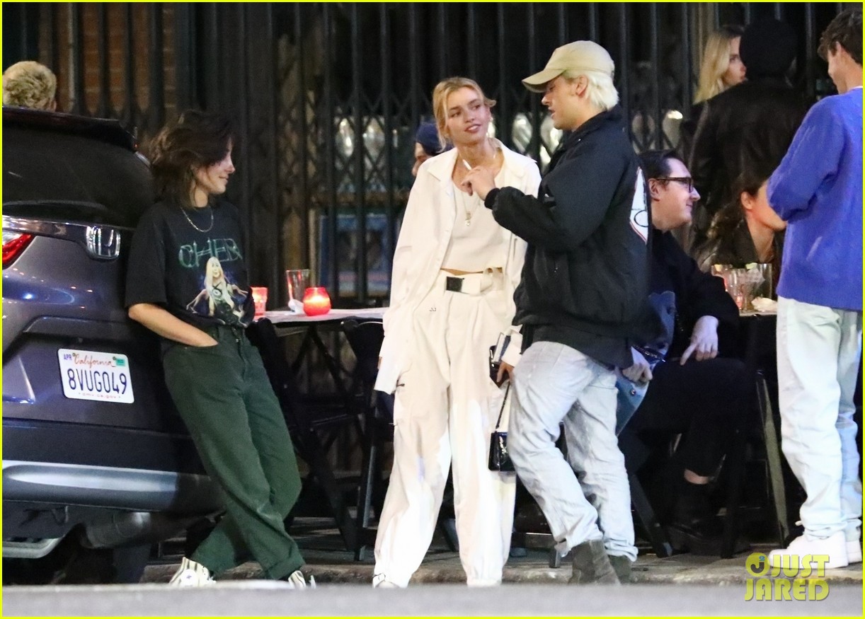 cole sprouse camila mendes stella maxwell hang out 024565118