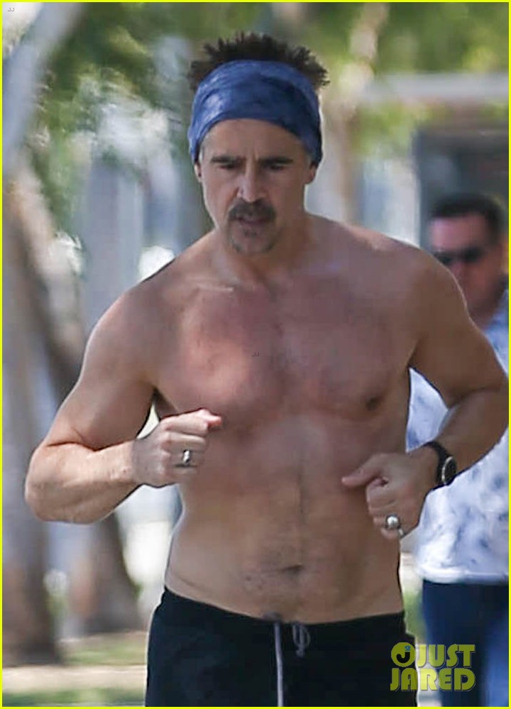 colin farrell goes shirtless for jog around la 02