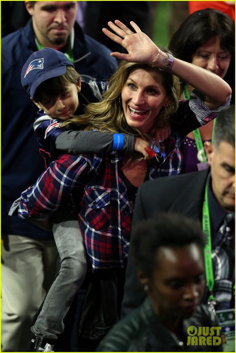 Gisele Bundchen Shares Rare Photo of Tom Brady with All Three Kids on