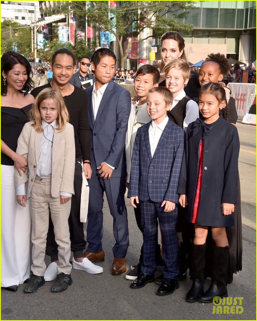 angelina jolie says three of her kids wanted to testify agains brad pitt 034572133
