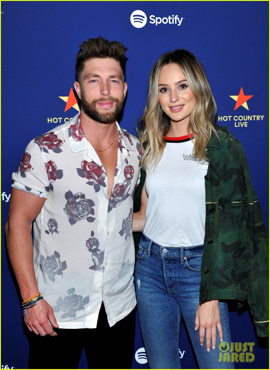 Chris Lane & Lauren Bushnell Their First Child Together, A Baby