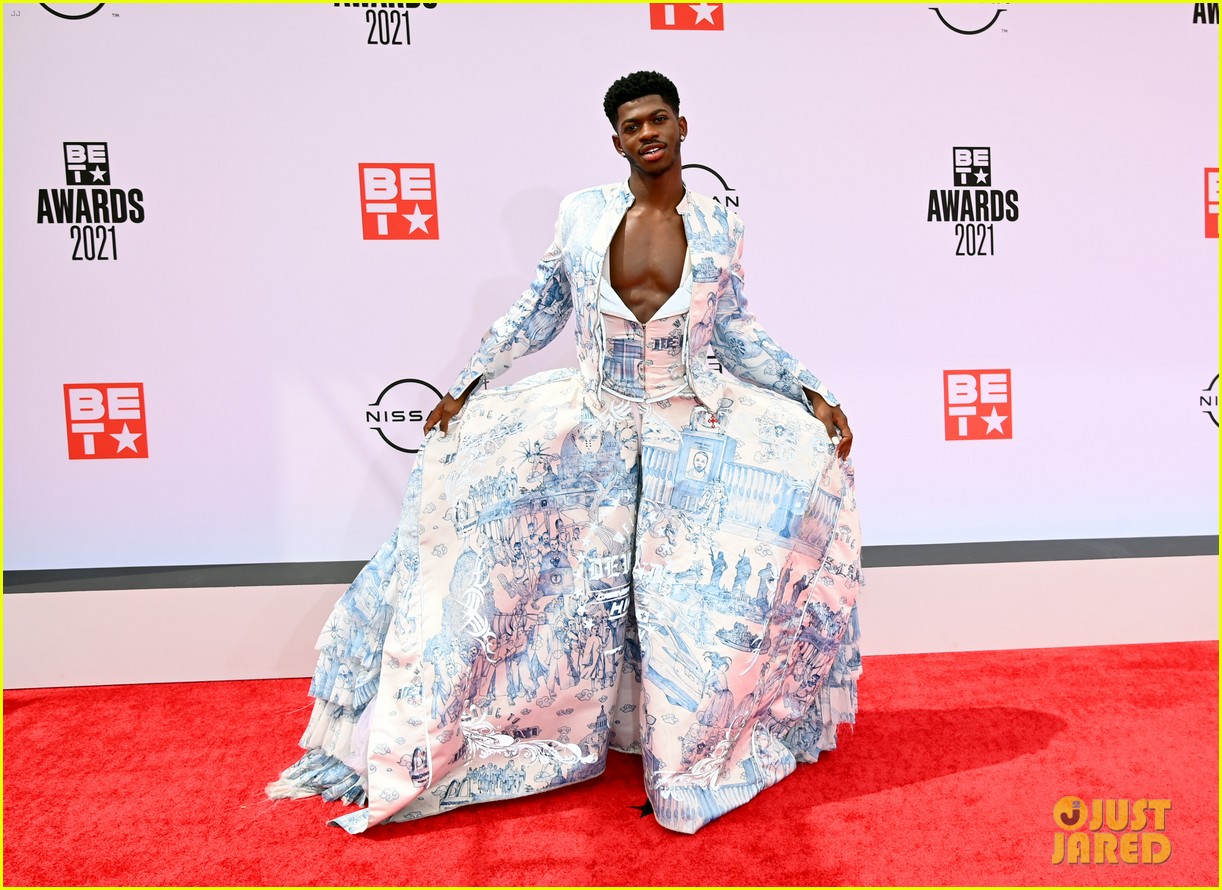 lil nas x bet awards red carpet toile dress 014577521