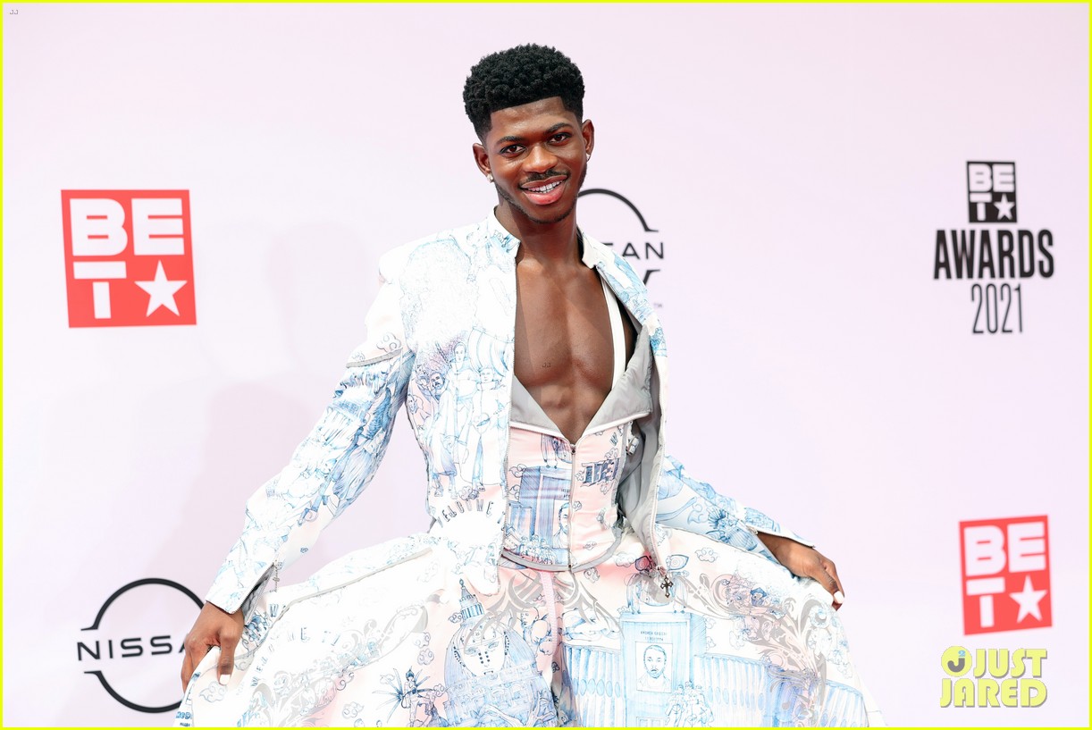 lil nas x bet awards red carpet toile dress 054577525