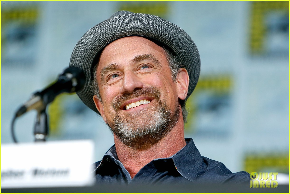 christopher meloni shares his thoughts on being called zaddy 02