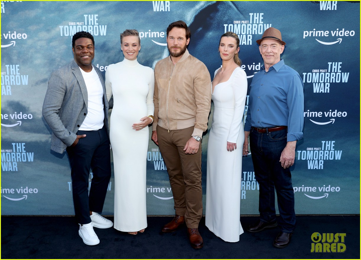 Chris Pratt, Edwin Hodge & More Stars Step Out For 'The Tomorrow War