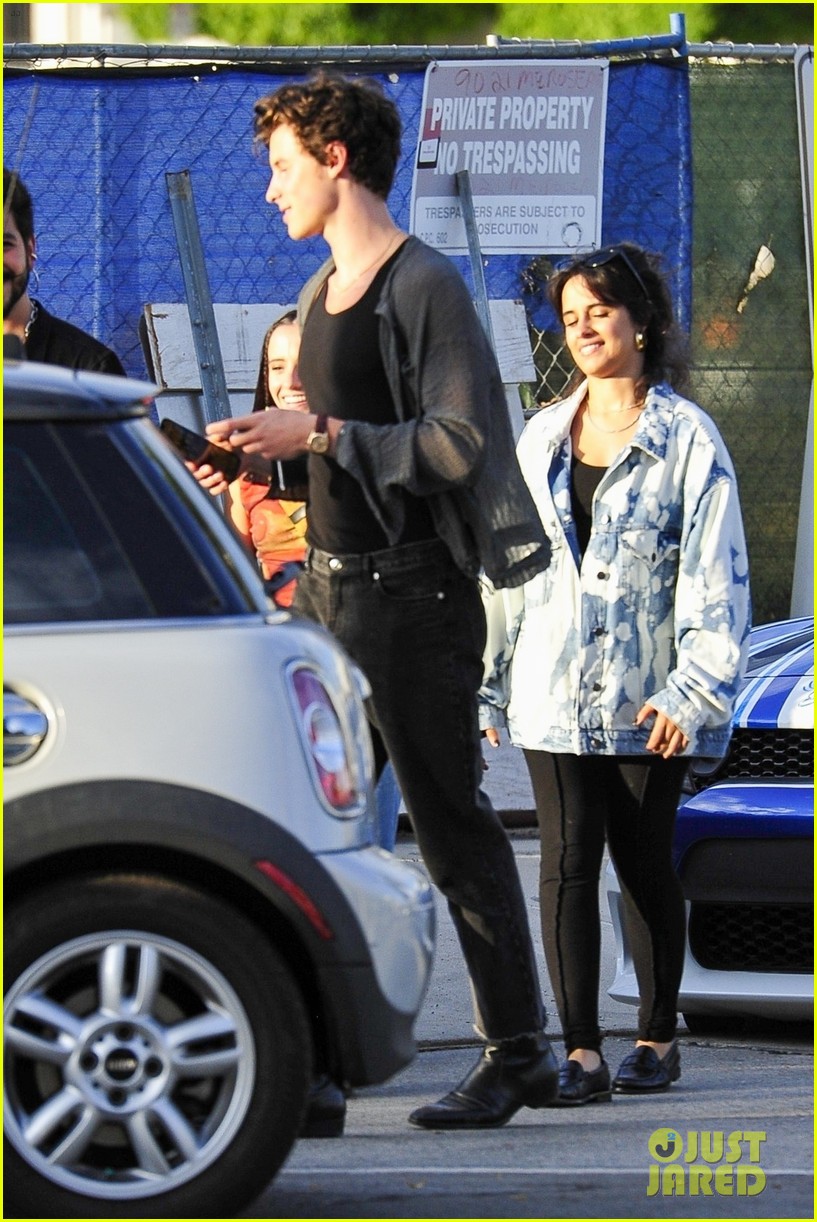 camila cabello shawn mendes hang out with friends 034575162