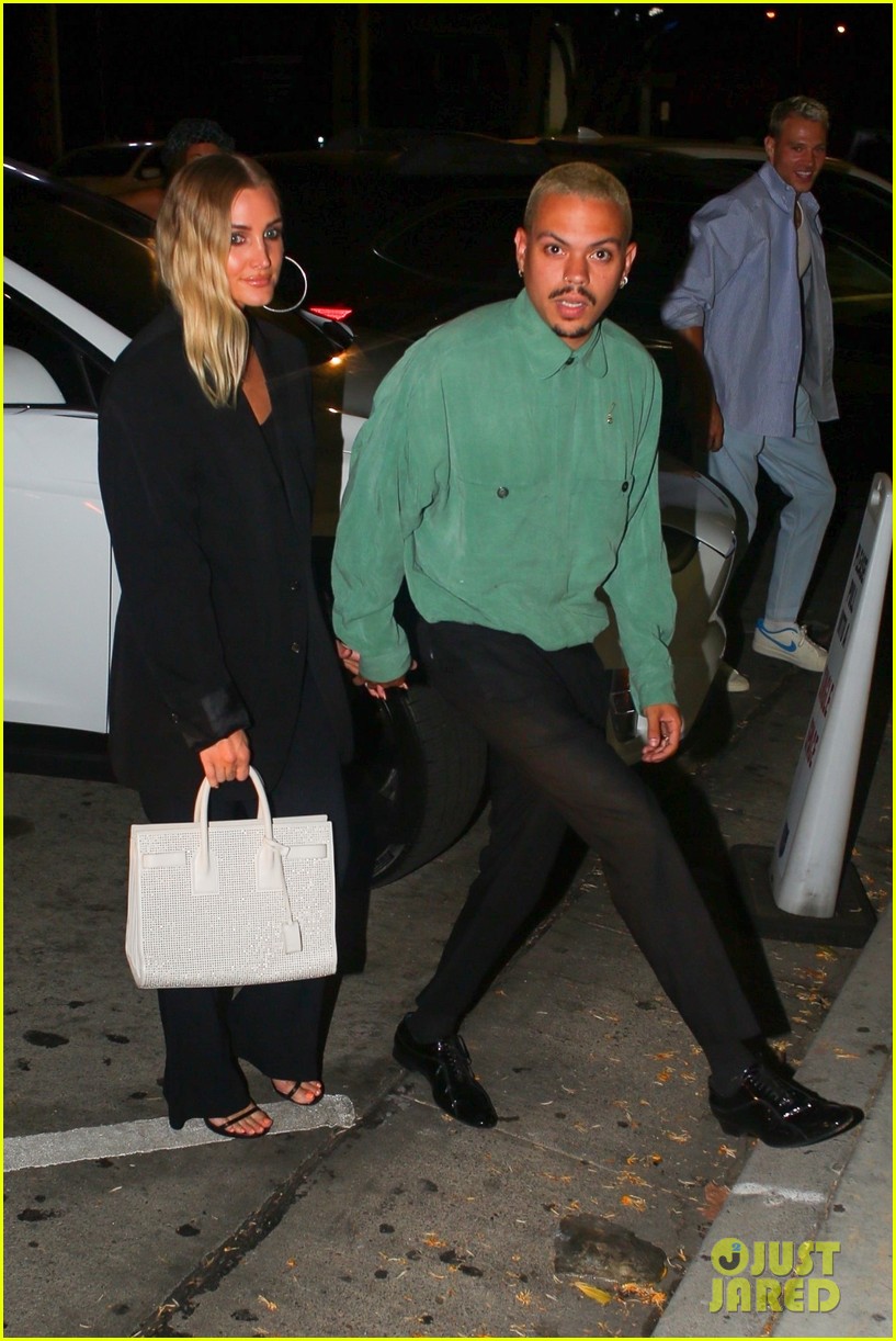 ashlee simpson evan ross hold hands on date night in west hollywood 014577345