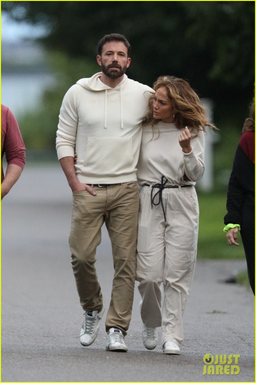 Ben Affleck & Jennifer Lopez Wrap Their Arms Around Each Other During