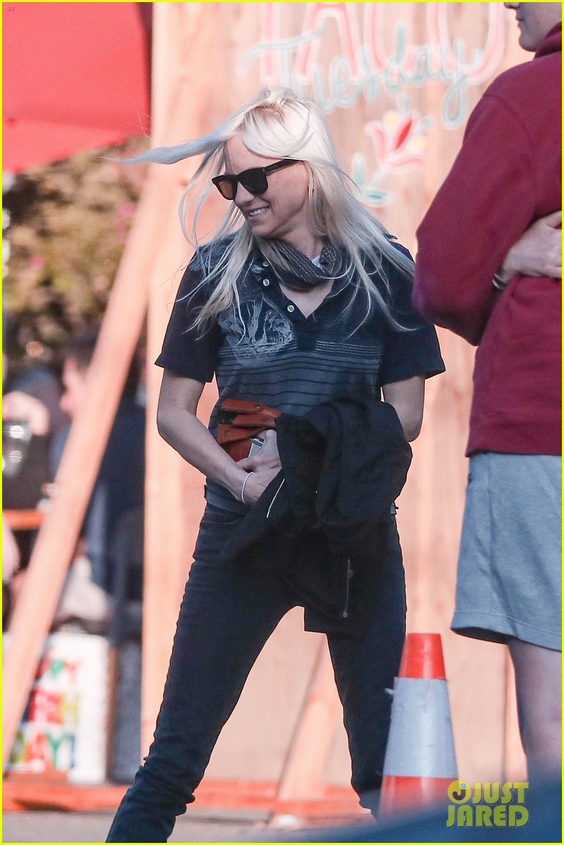 anna farris michael barrett might be married ring spotting lunch 03