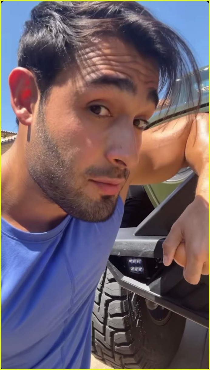 Sam Asghari Gets Into Fender Bender, Admits It Was His Fault Photo