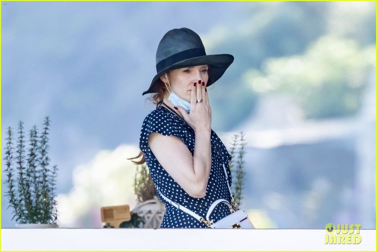 jessica chastain runs into sting in italy 01