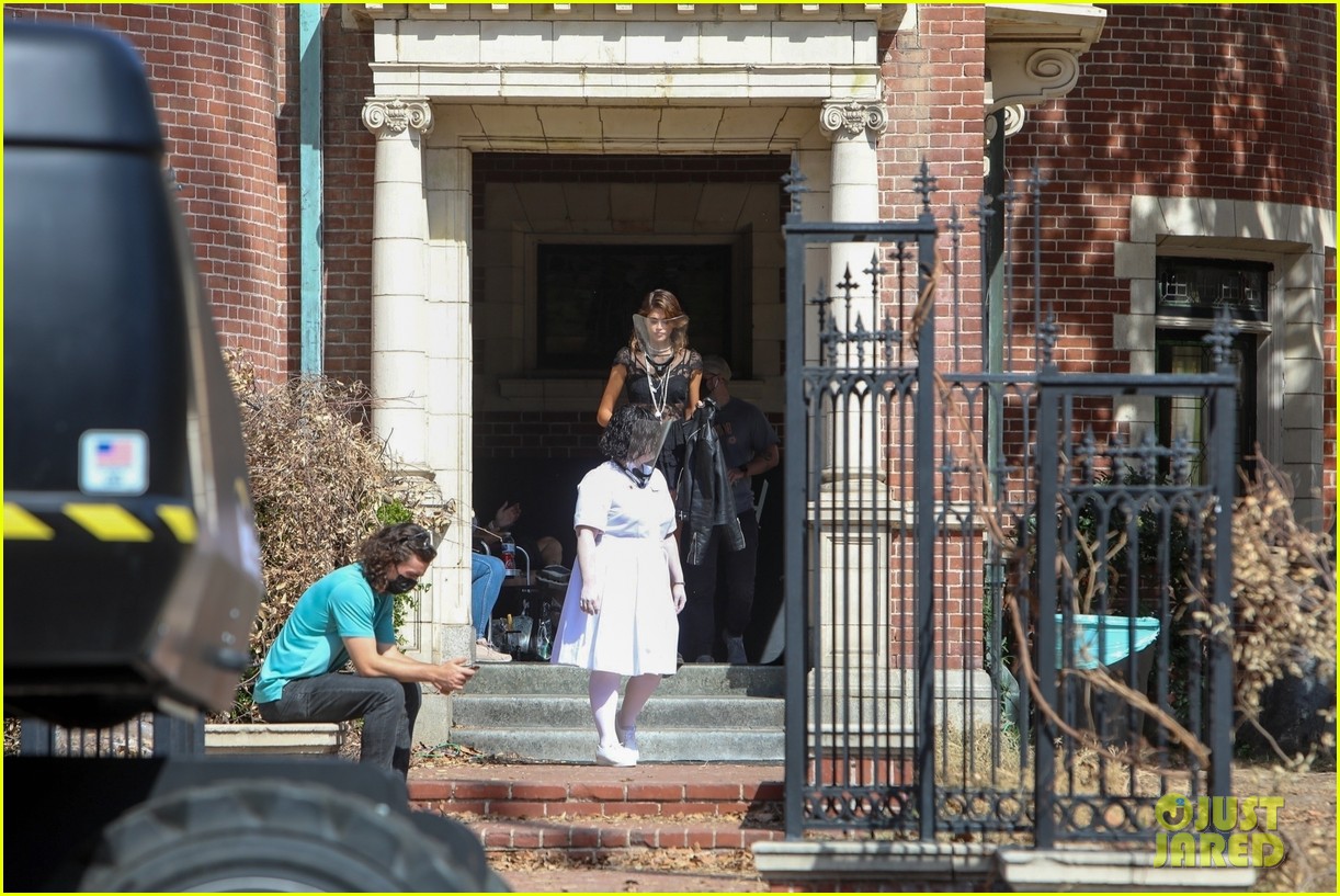 kaia gerber back at the murder house 034598228