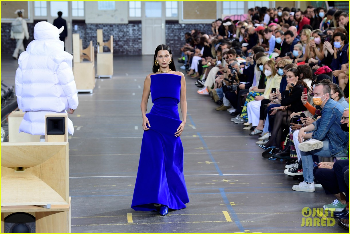 bella hadid electric blue outfits for off white show 034581660