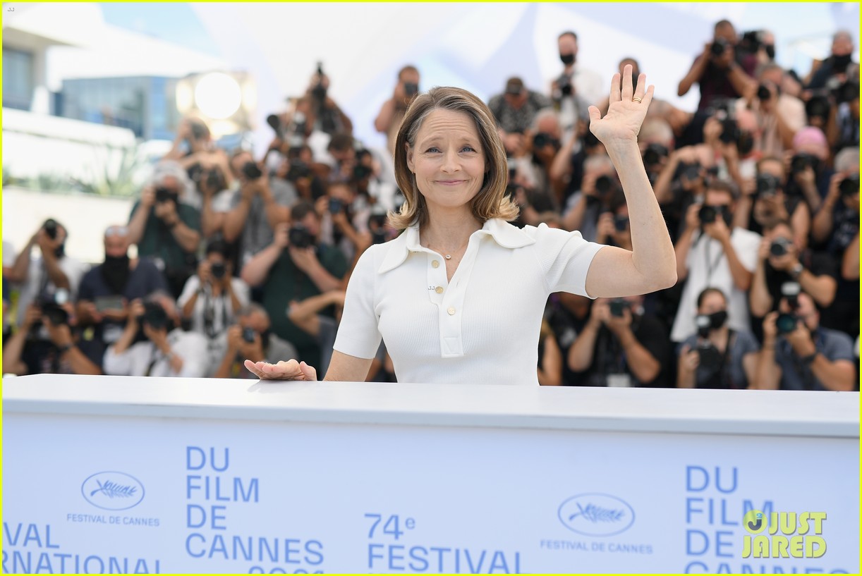 jodi foster receives honorary palme d or 34