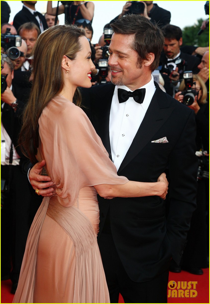 angelina jolie explains why she separated from brad pitt 034594229