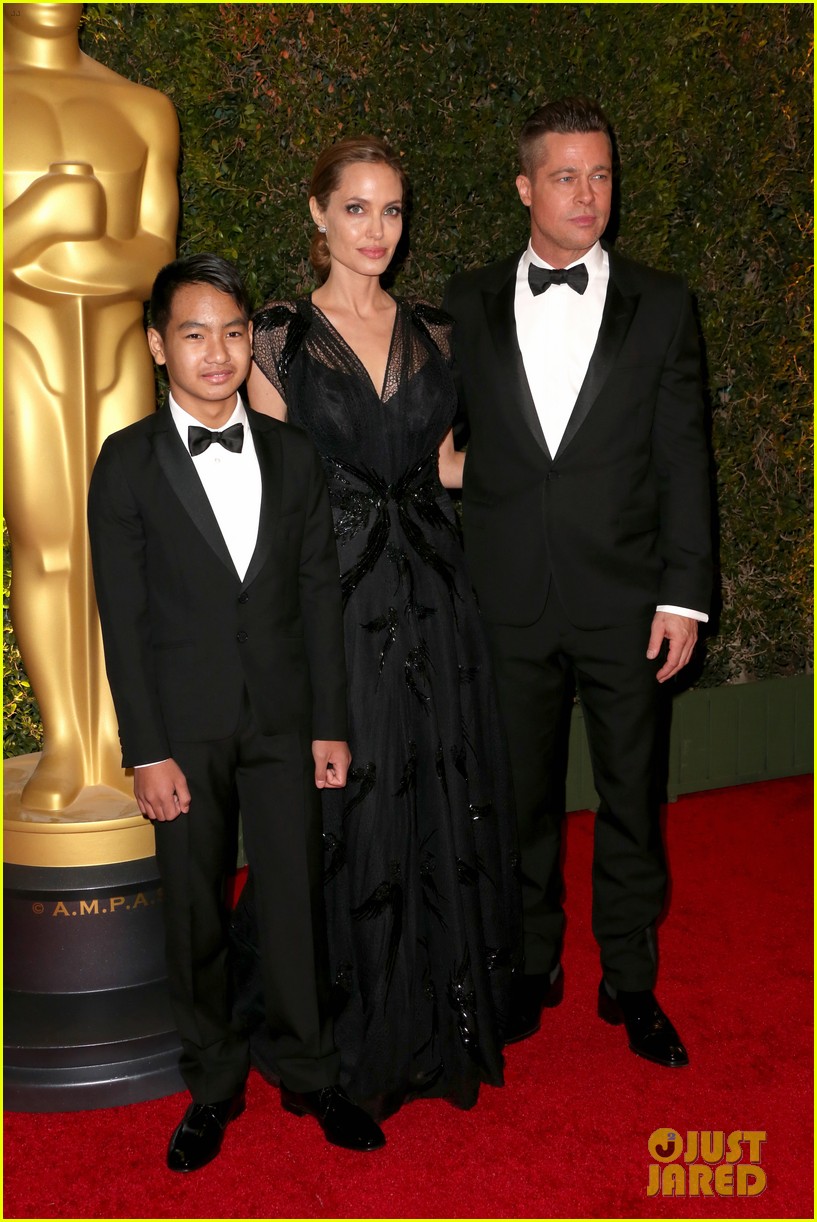 angelina jolie explains why she separated from brad pitt 214594247