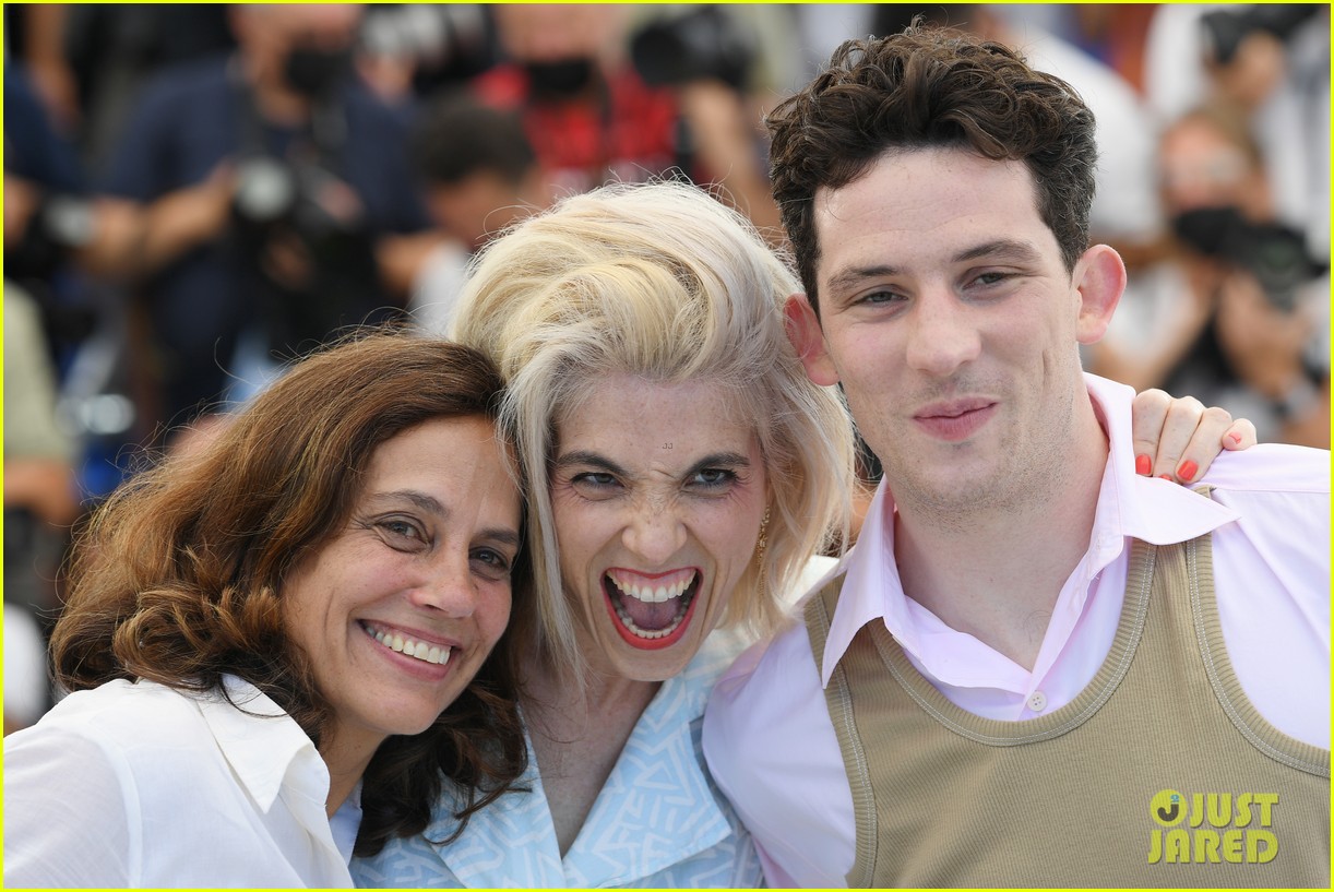 josh oconnor mothering sunday photo call at cannes 234585992
