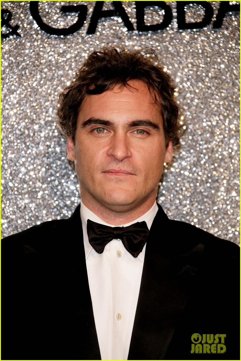 Joaquin Phoenix Looks Nearly Unrecognizable on Set of 'Disappointment  Blvd.' Movie: Photo 4596748 | Joaquin Phoenix Photos | Just Jared:  Entertainment News, image size:817x1222