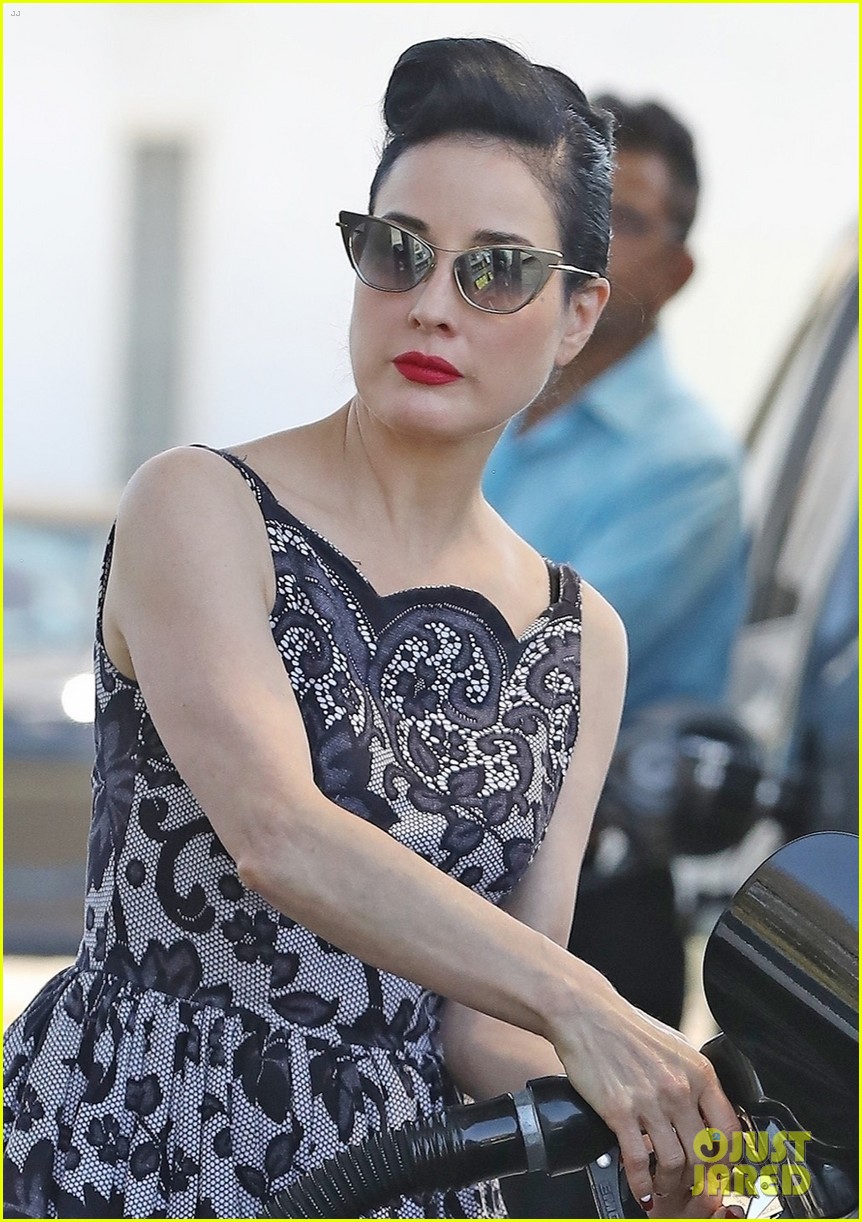 dita von teese gets all dolled up to pump gas 044580575