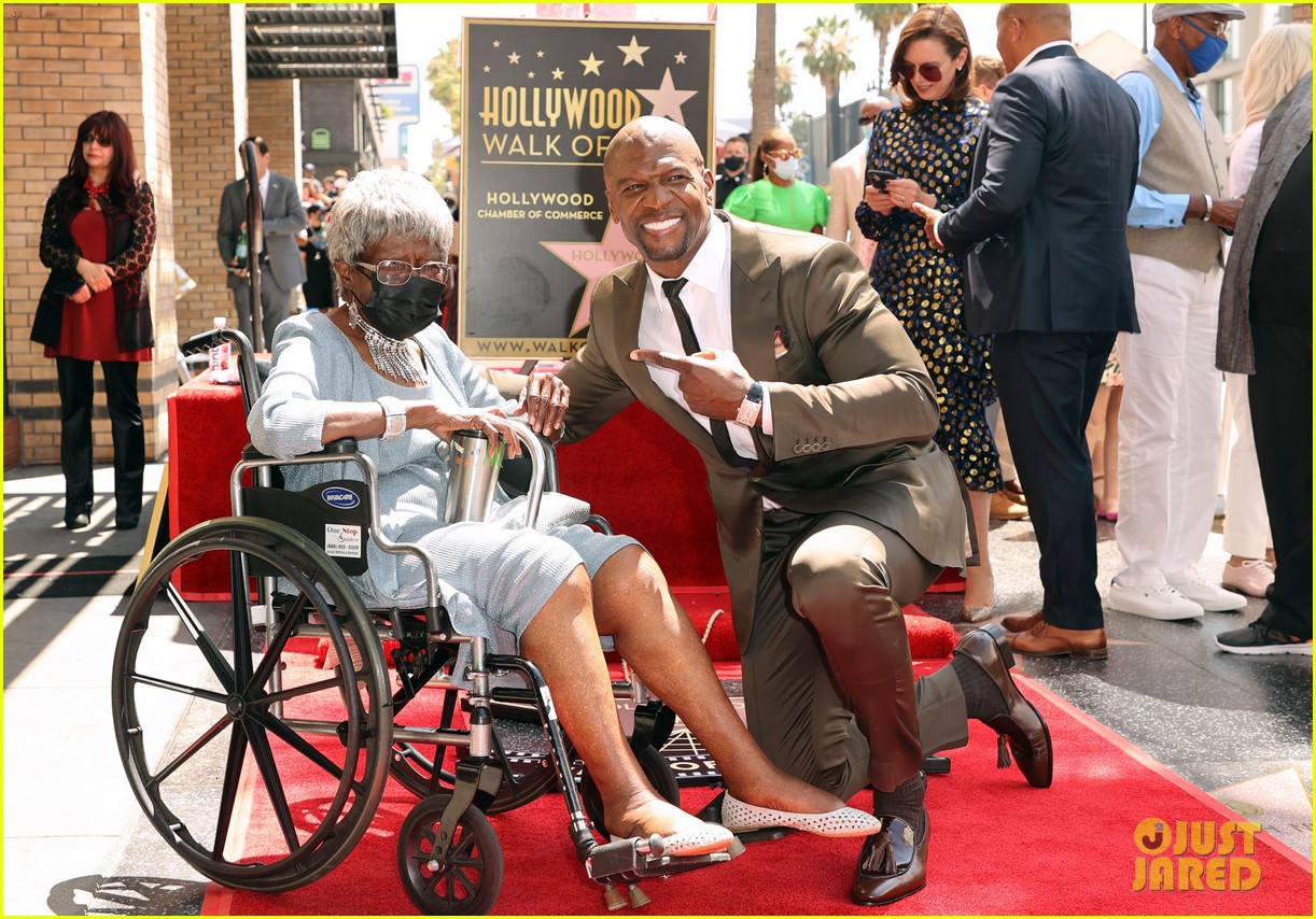 terry crews walk fame star ceremony with grandmother 054597749