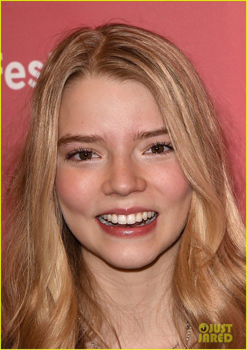 anya taylor joy on the witch 094610692