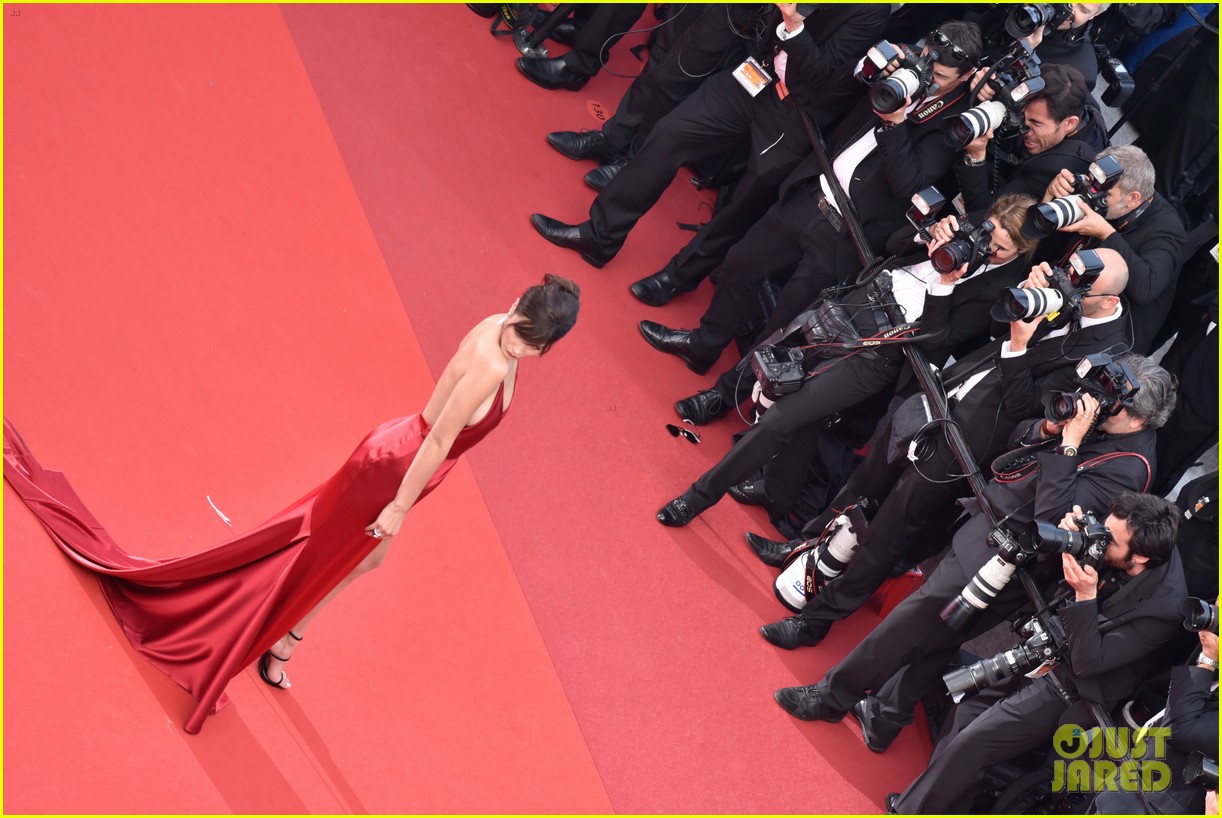 Top model Bella Hadid says she was 'embarrassed' of her red carpet look at  Cannes 2016 - The Economic Times