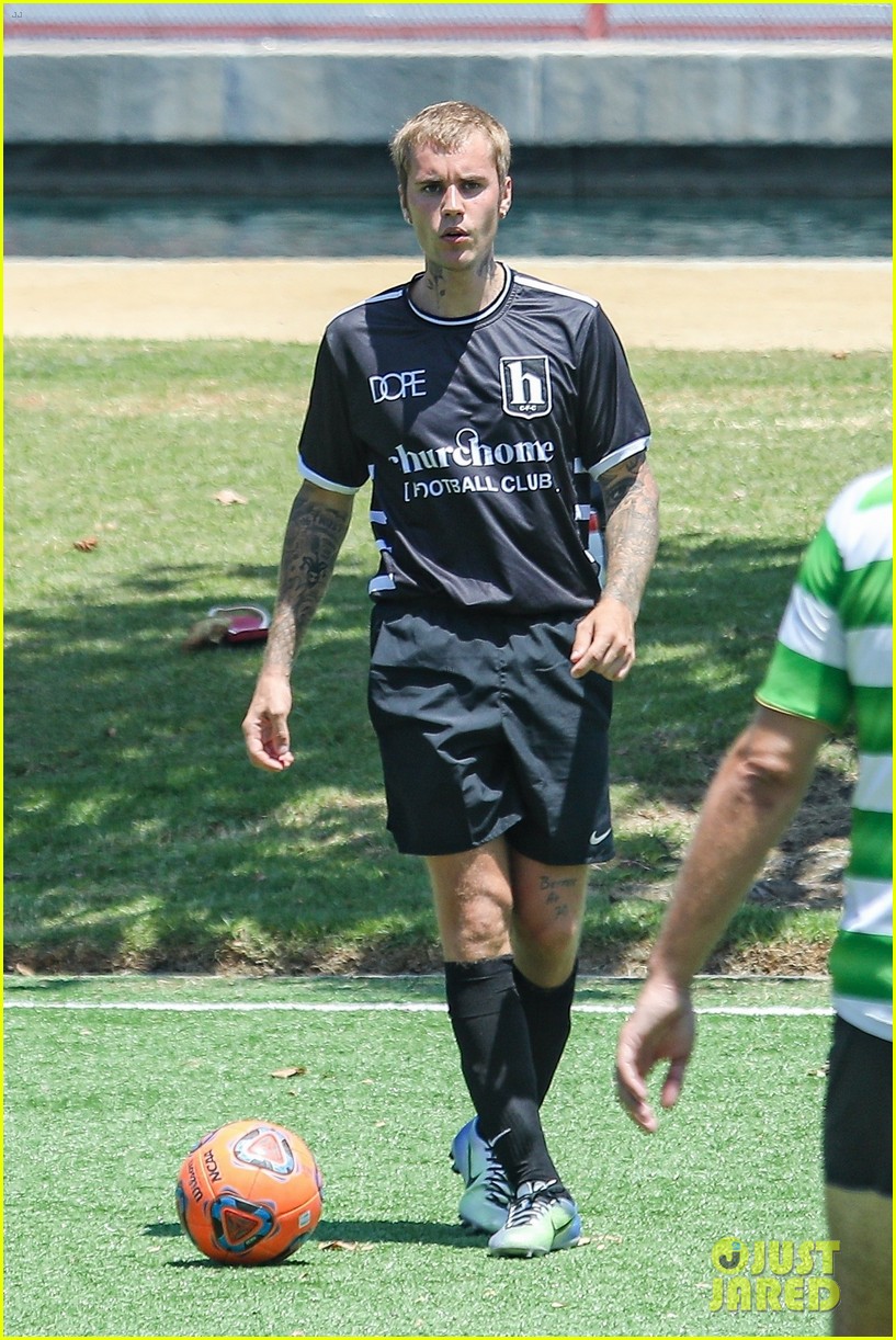 justin bieber plays soccer with friends 304601219