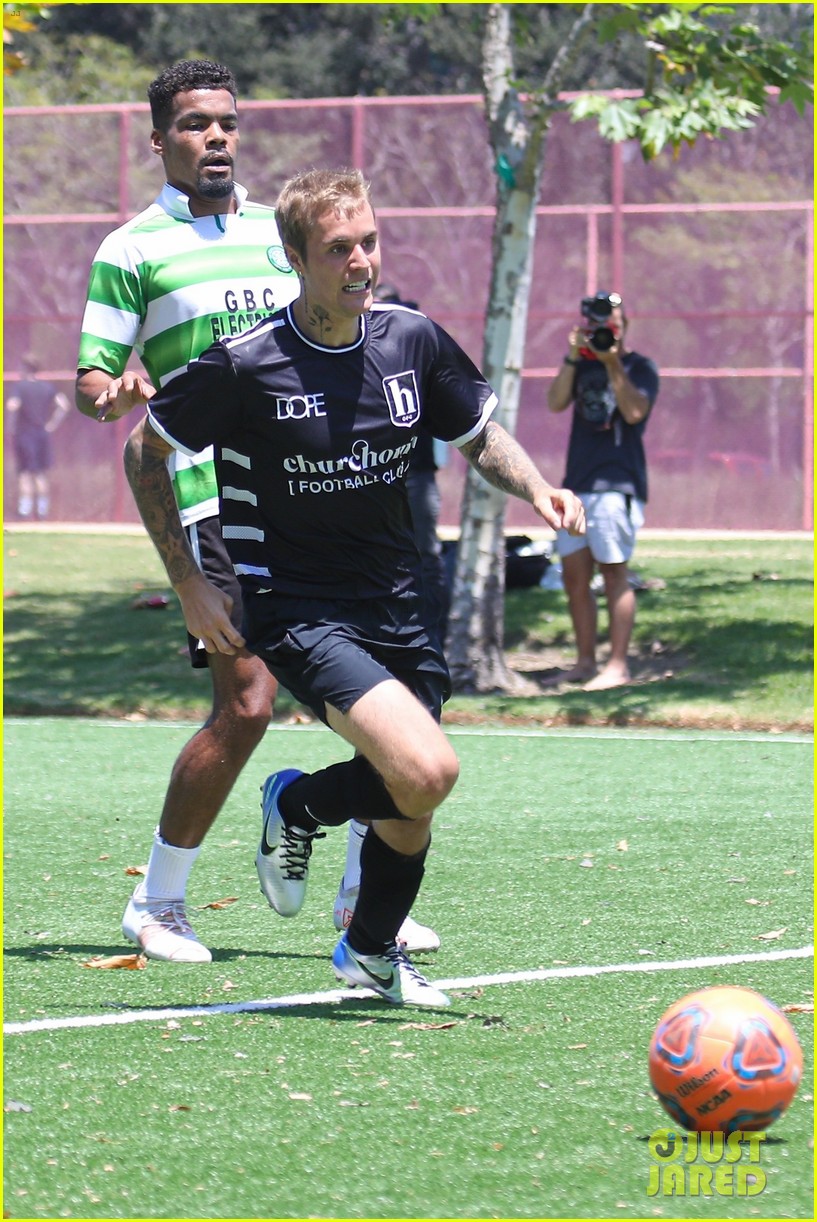 justin bieber plays soccer with friends 564601245