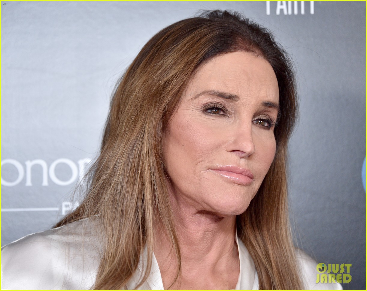 caitlyn jenner shocked by her own tweet 244602054
