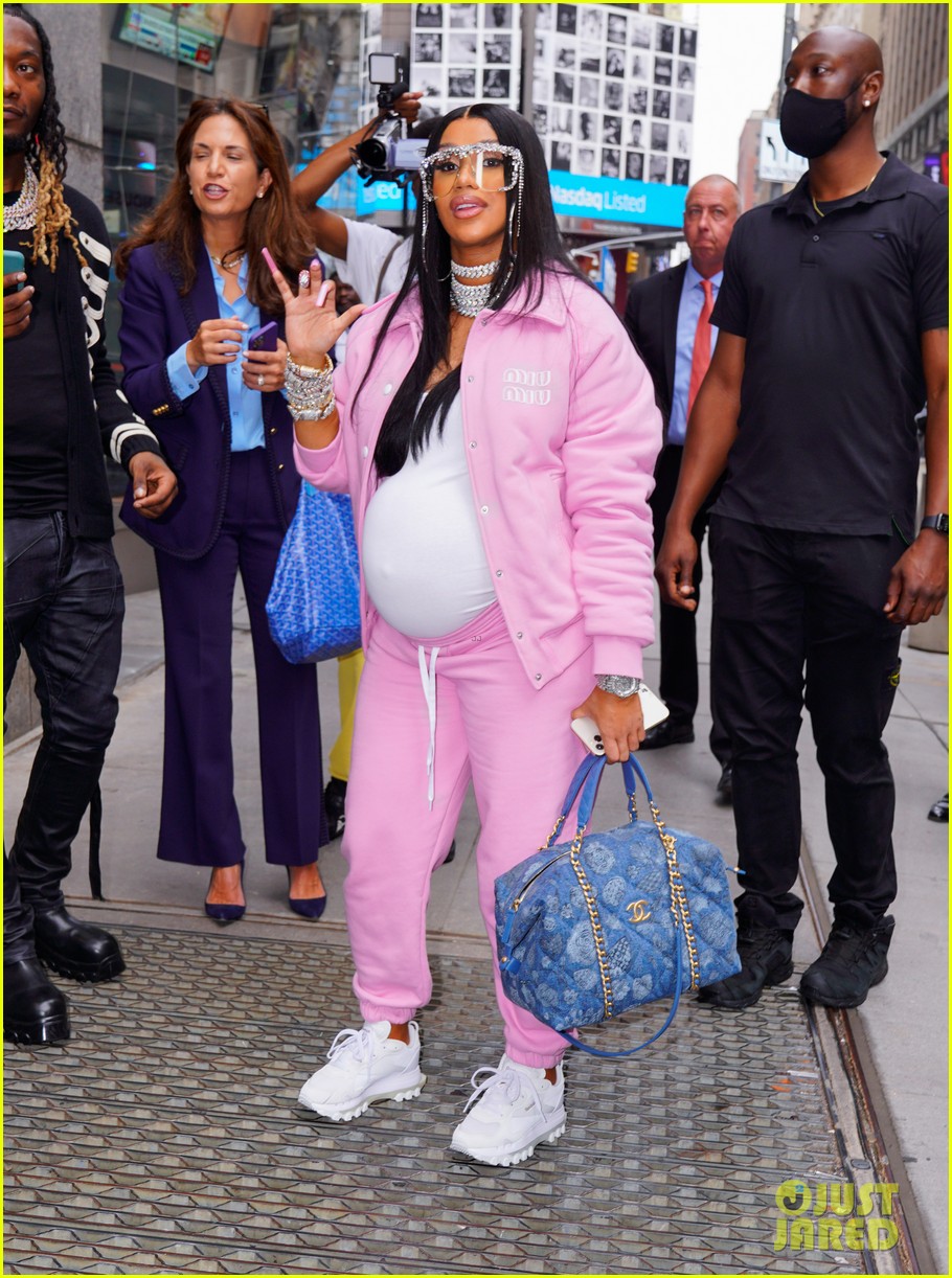 Cardi B Shows Off Baby Bump With Offset After Defending Him on Twitter