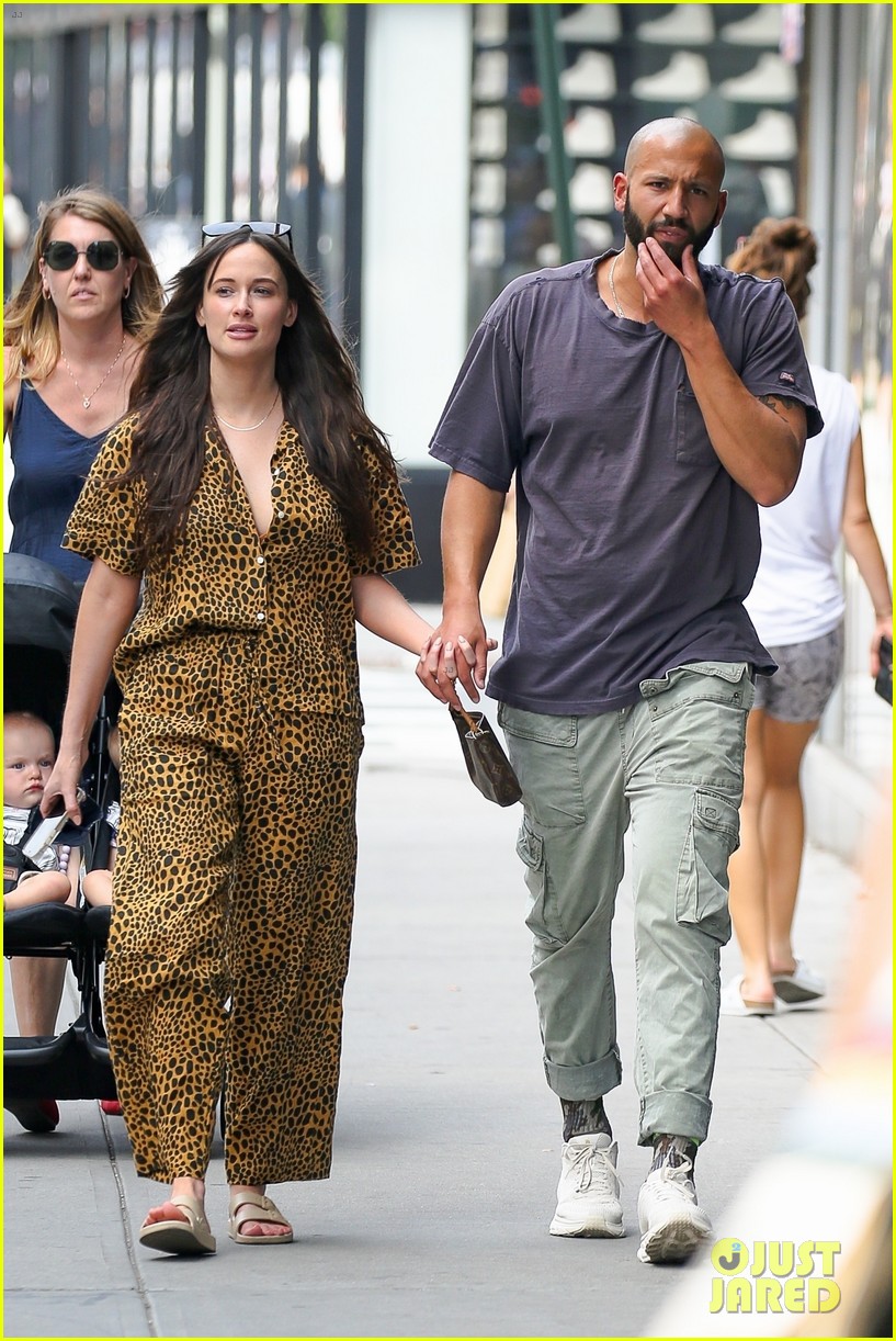 Kacey Musgraves Boyfriend Cole Schafer Gushes Over Her in 33rd 