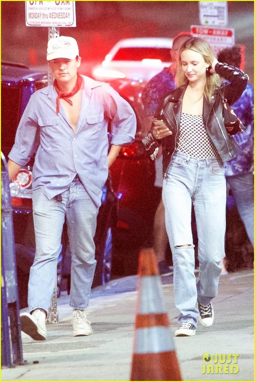 cole sprouse ari fournier stay close after date night 164611689