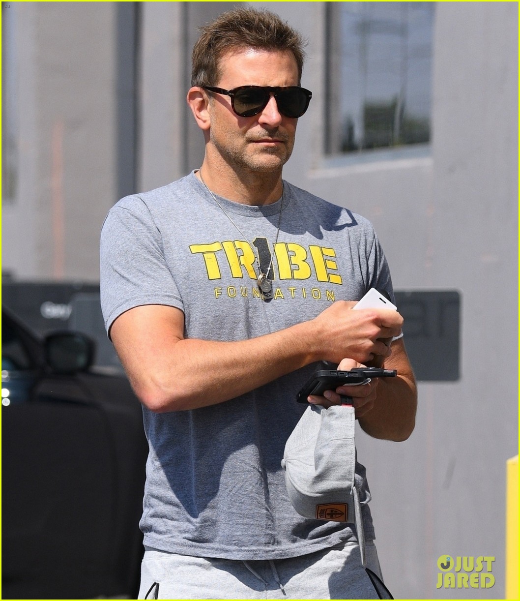 bradley cooper kicks off his day with a workout 024602848