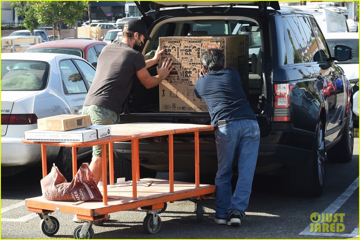 chace crawford picks up grill trip to home depot 11