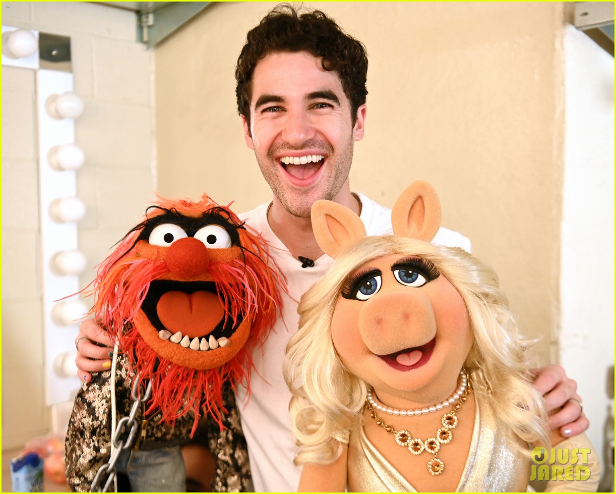 darren criss joined by the muppets at elsie fest 2021 284612164