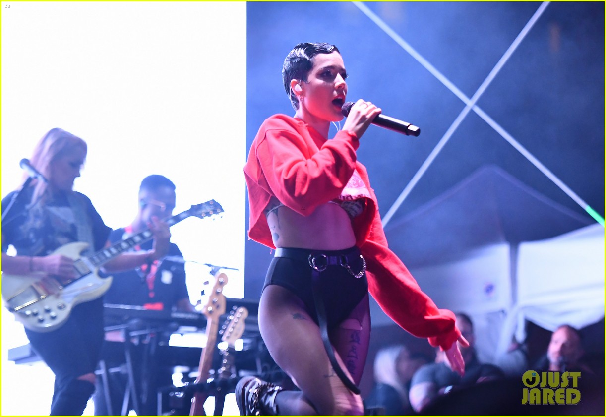 halsey shows candid snap of stretch marks 054601705