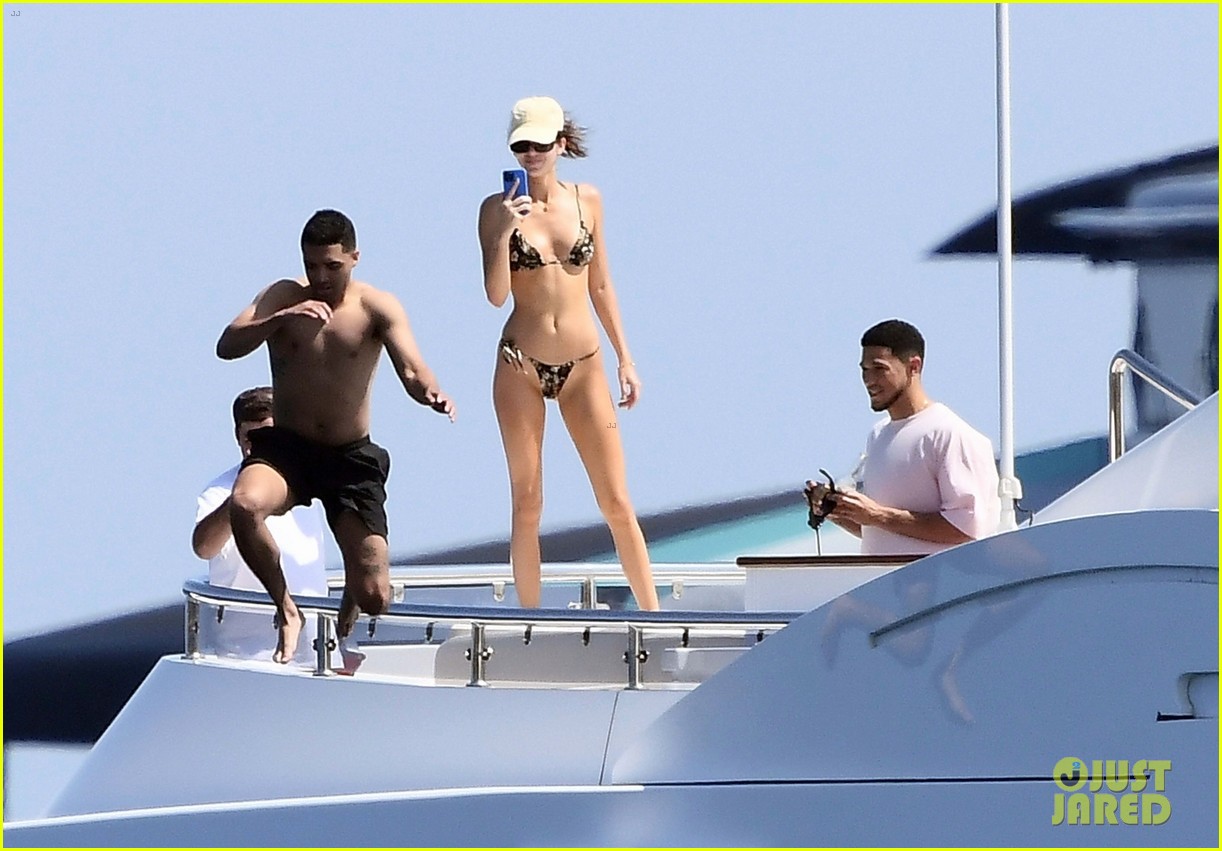 kendall jenner devin booker yacht day 084607327