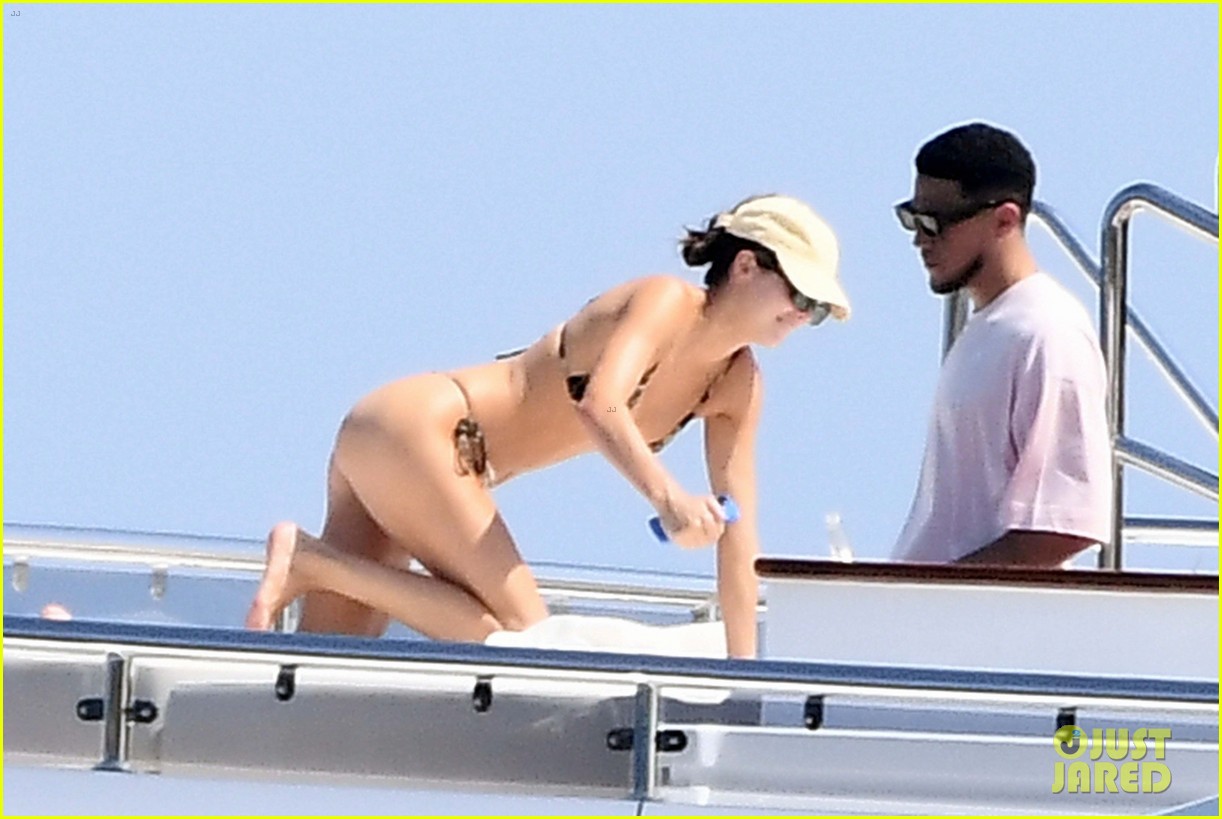 kendall jenner devin booker yacht day 144607333