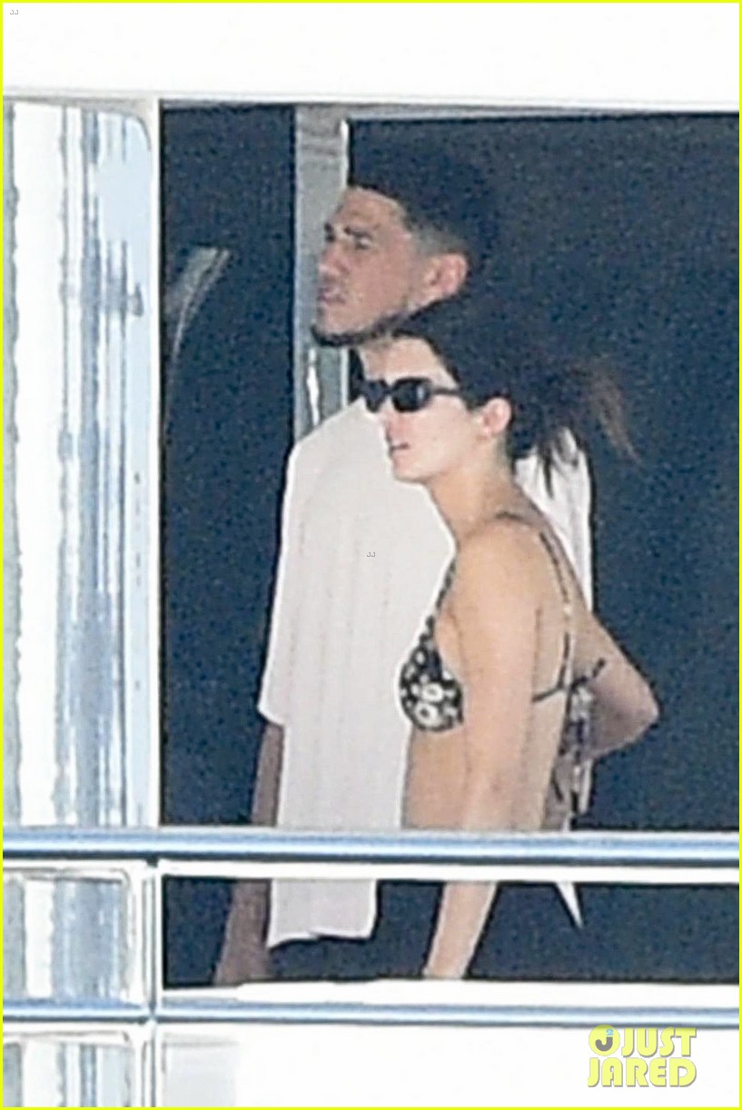 kendall jenner devin booker yacht day 474607366