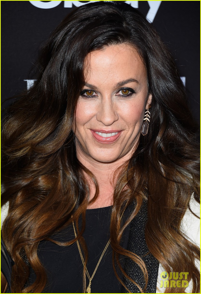 Alanis Morissette Reveals She Battled Postpartum Depression for Over