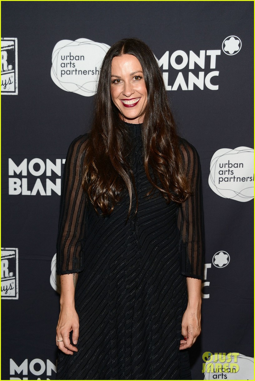Alanis Morissette Reveals She Battled Postpartum Depression for Over