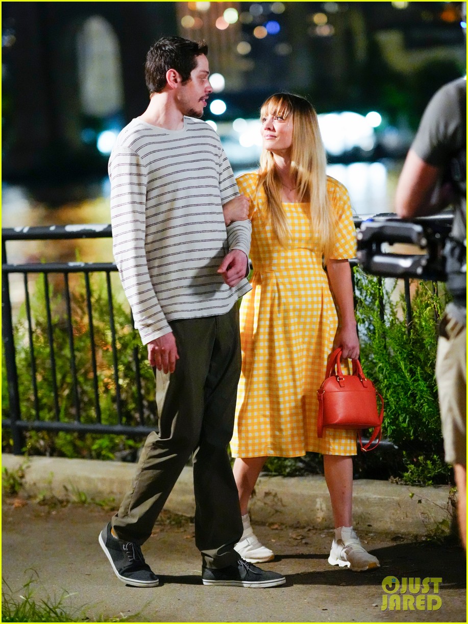 Kaley Cuoco & Pete Davidson Wrap Their Film 'Meet Cute'! Photo 4611922