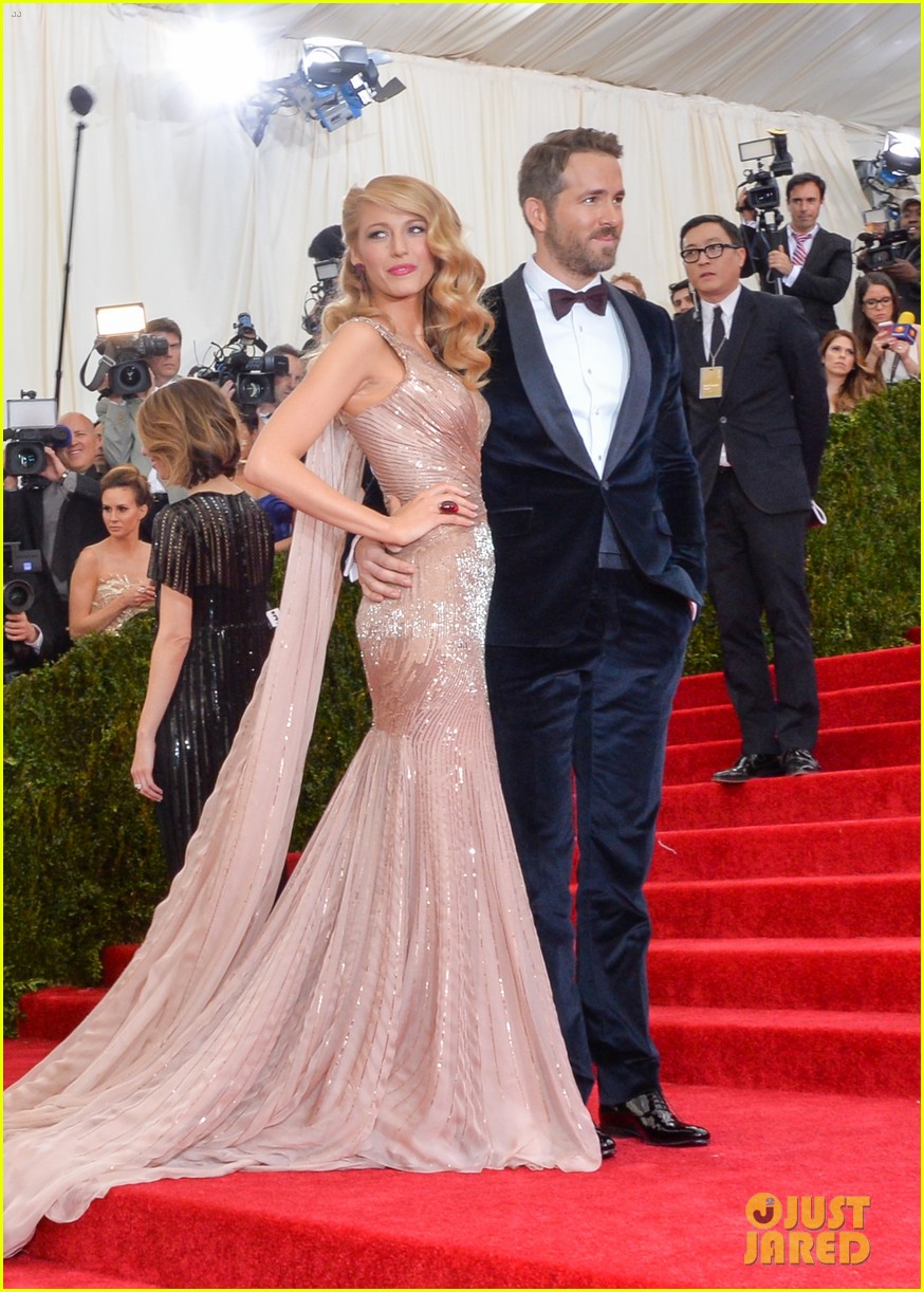 ryan reynolds on beginning of relationship with blake lively 11