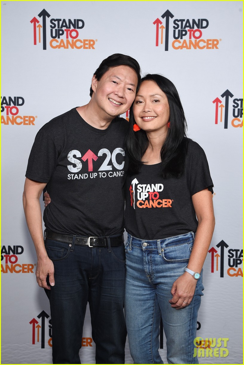 Reese Witherspoon, Anthony Anderson, & Sofia Vergara Show Their Support(00)