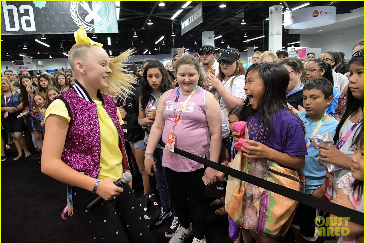 VidCon 2021 Canceled Amid Pandemic Photo 4607209 Photos Just Jared Celebrity News and