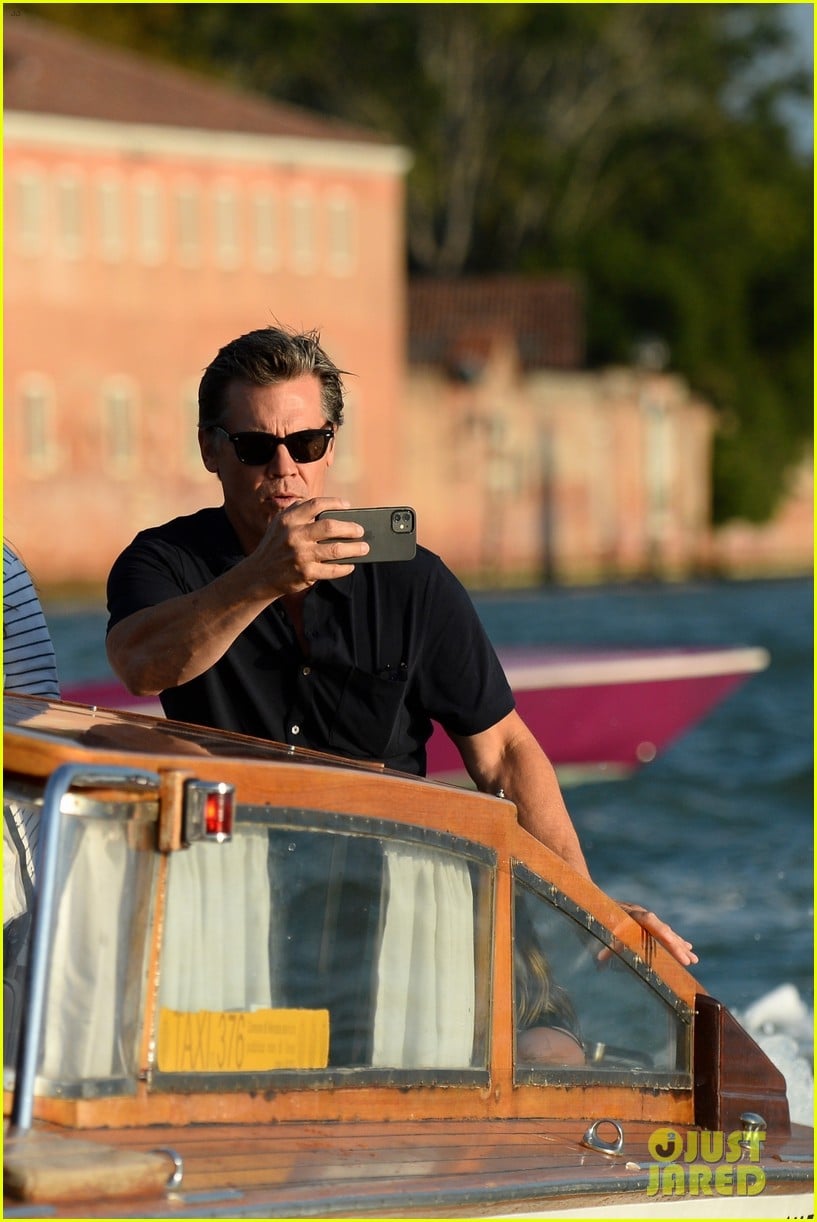 josh brolin boards water taxi to sightsee in venice 054617250