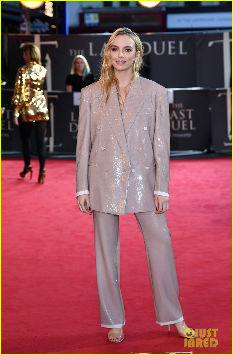 jodie comer wears shimmering suit for london the last duel 014629815