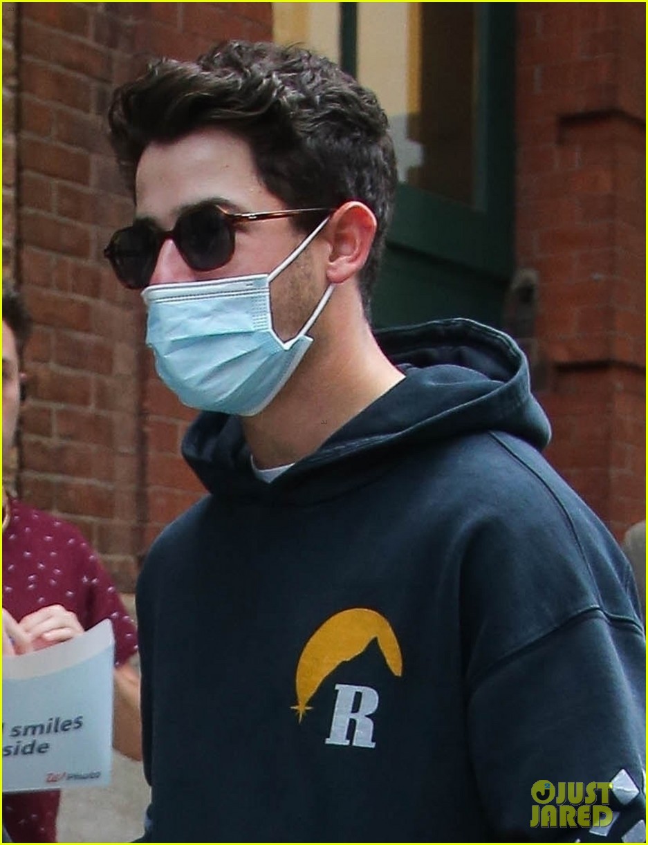 joe nick jonas spotted in new york city amid remember this tour 03