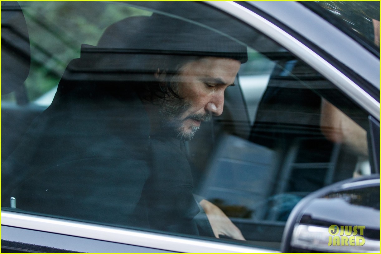 keanu reeves out in berlin after matrix title revealed 03