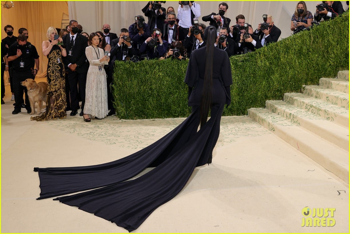 kim kardashian explains how her met gala look fit the events theme 10